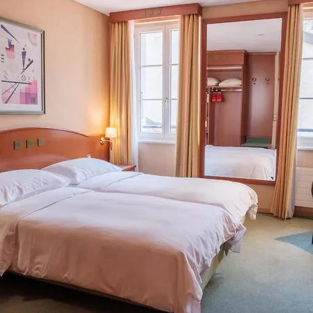Du Port Hotel 3*
